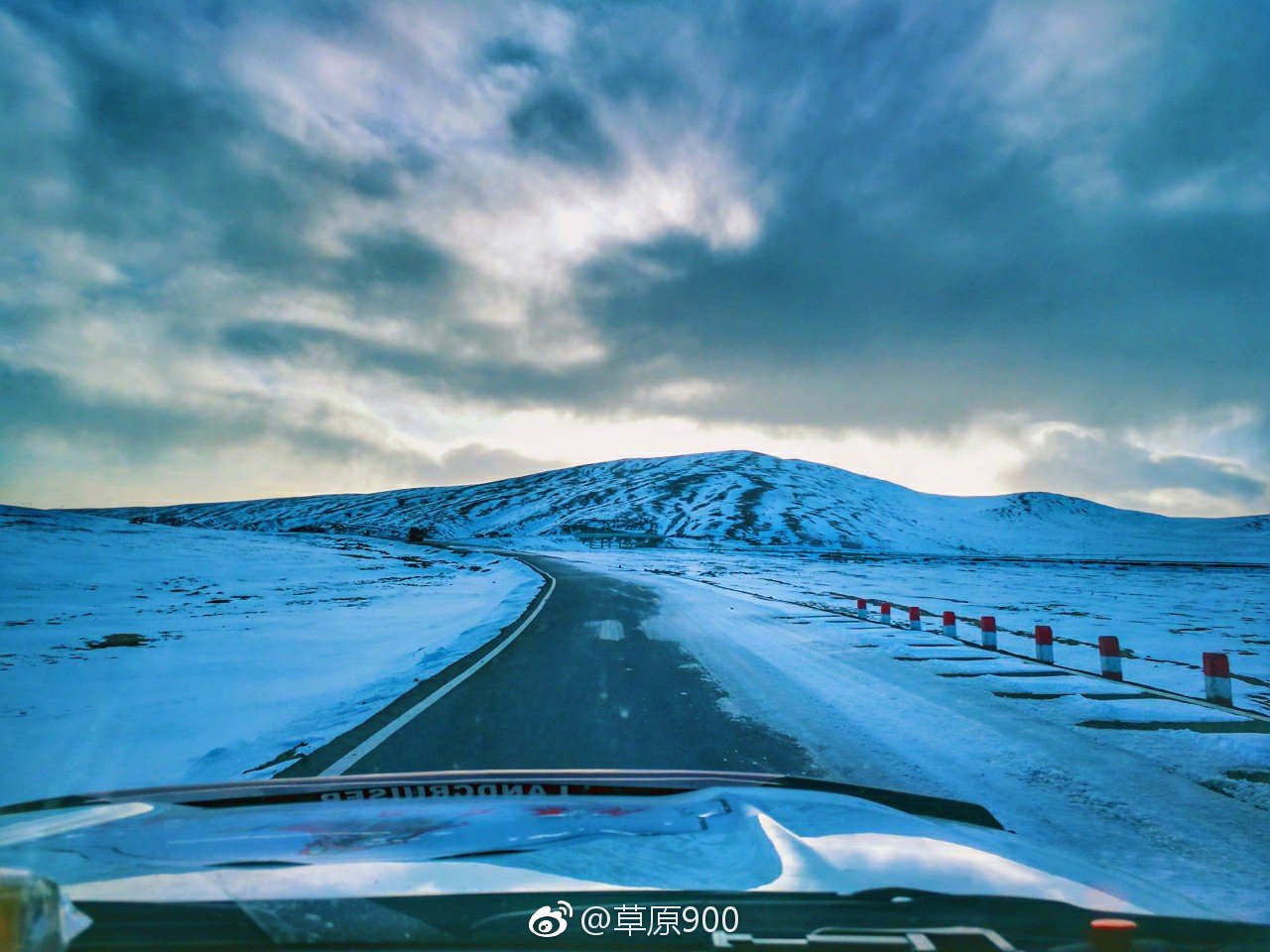 启程出发,就总是要在沿途风雨纷扰中去突围和探索,是路,总有坎坷