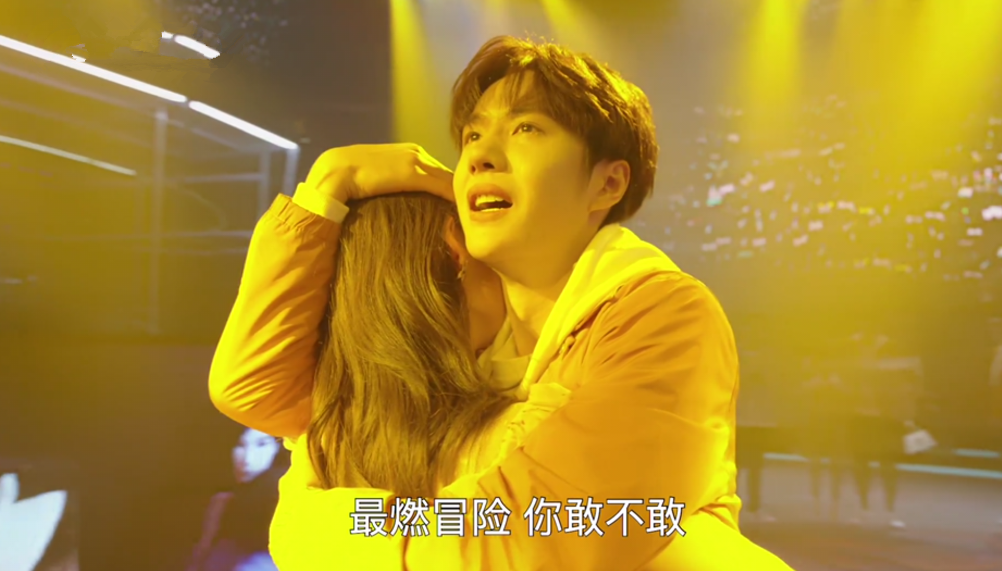 《陪你到世界之巅》:王一博化身话唠"军师",热血燃烧电竞精神