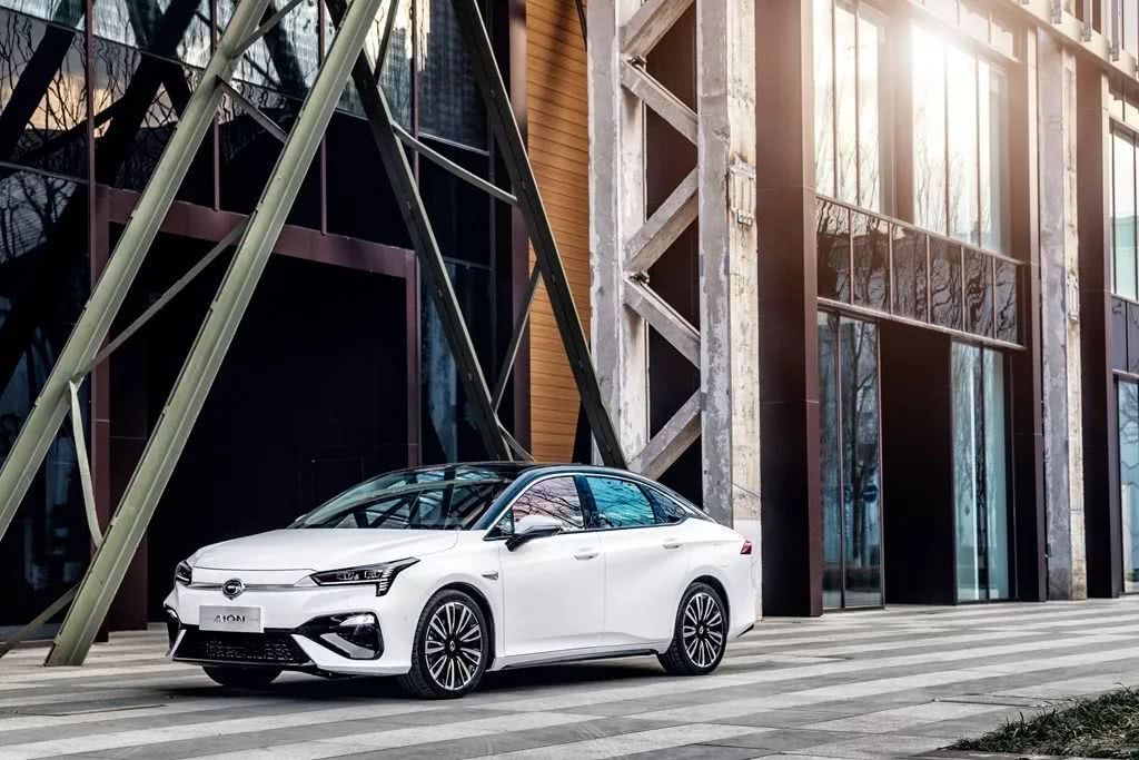 为什么特斯拉看起来就像电动车,其它电动车怎