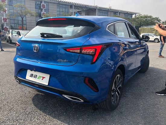 最大续航超400km 长安逸动ET展前曝光