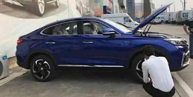 国产“宝马X6”CS85到店实拍,自带4个大排气,或12万起