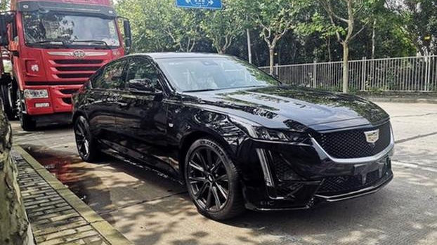 国产凯迪拉克CT5实车亮相，全黑车身，比5系更有气场，配2.0T引擎