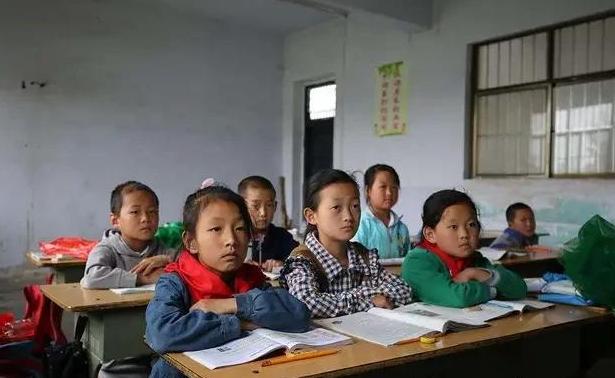 大学生怎样才能在一个爱睡觉的宿舍早起?