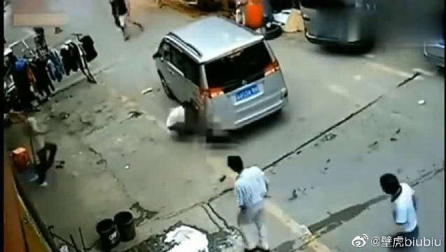 灵异救人车祸真相 实拍,灵异救人车祸真相 实拍视频