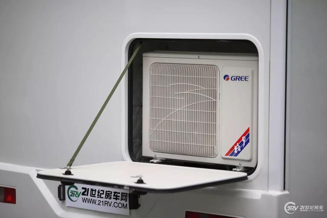 【实拍评测】29.98万元买辆C型房车 2张大床 配置也不少