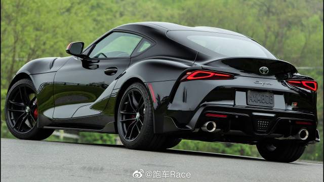2019年丰田GR Supra跑车发布版