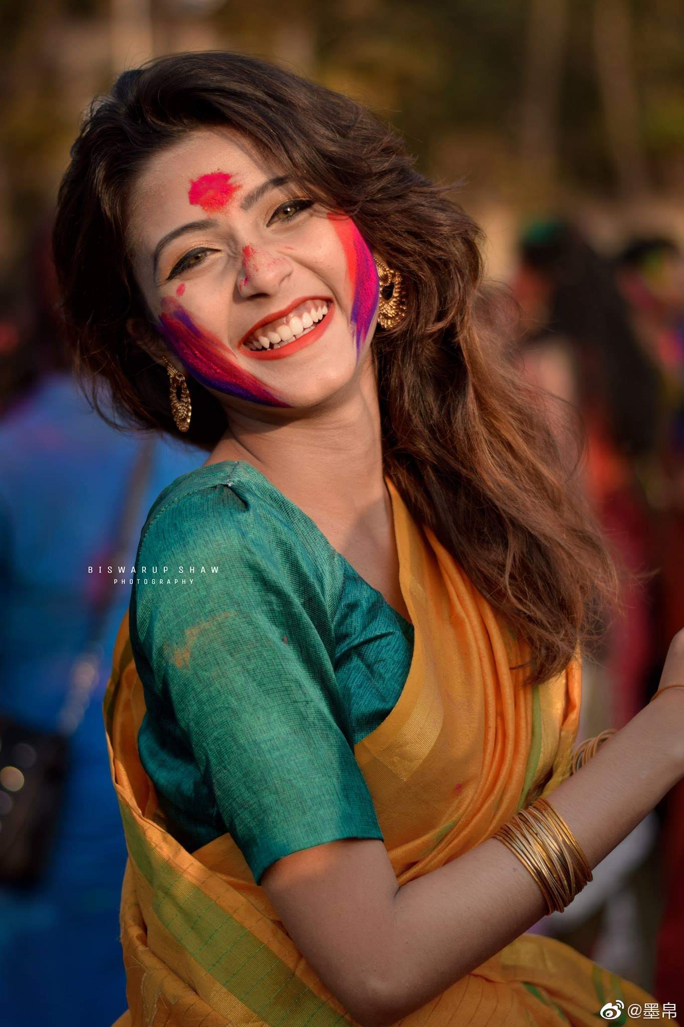 印度女生Riya Sanyal，真的很惊艳啊摄影人：BiswarupShaw|摄影人|女生|印度_新浪新闻