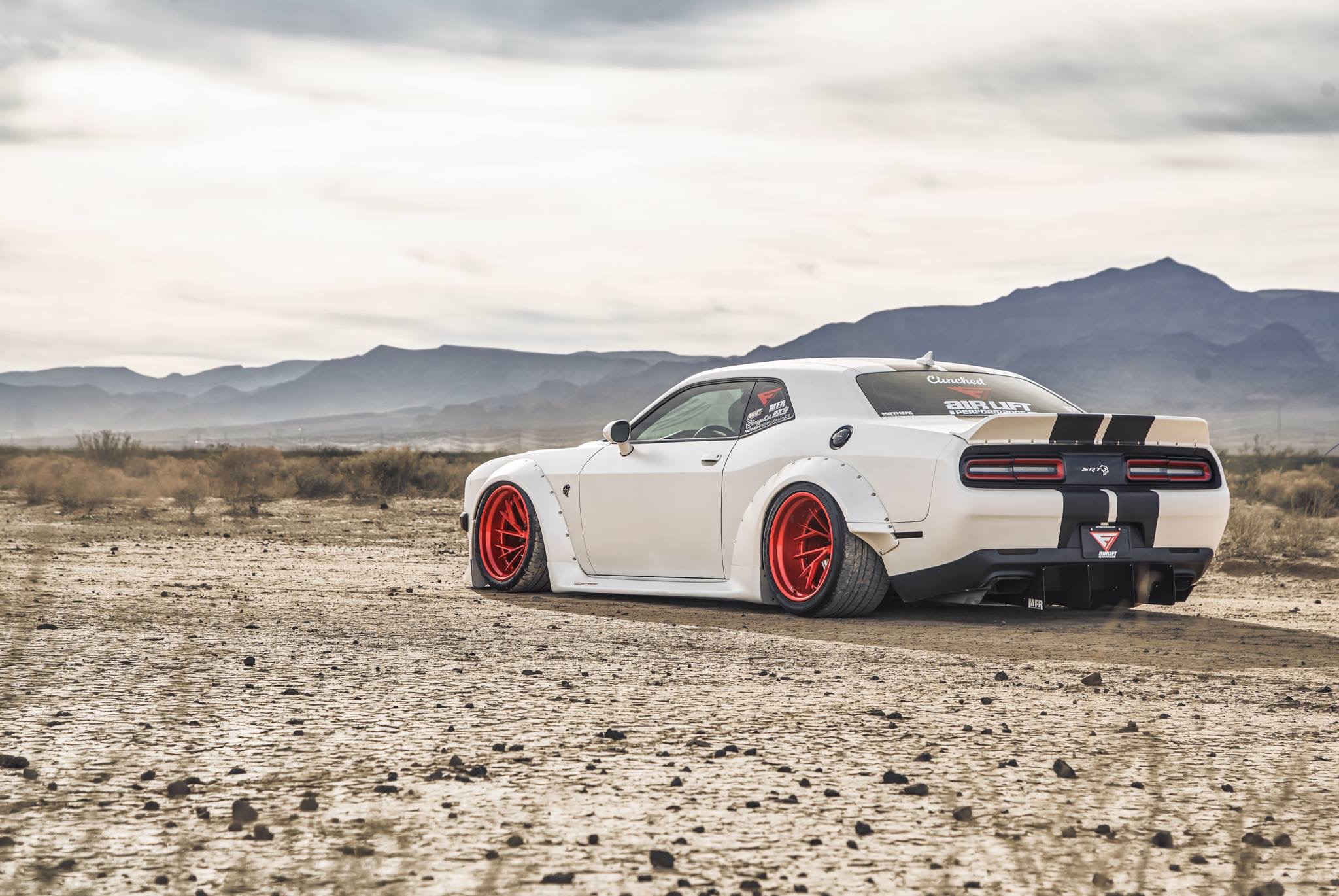 dodge challenger hellcat