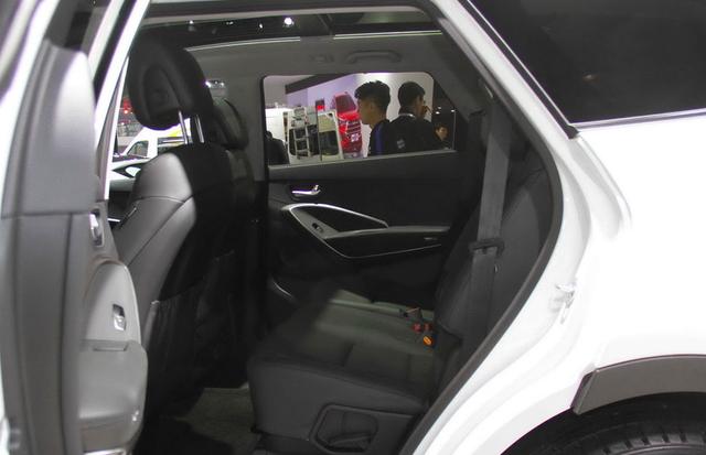 纯进口大7座SUV,只卖25万多,品质不输汉兰达,为何卖不动