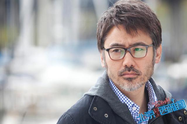 优质大叔人设倒塌，从万人捧到万人嫌，吴秀波十年对比让人感慨