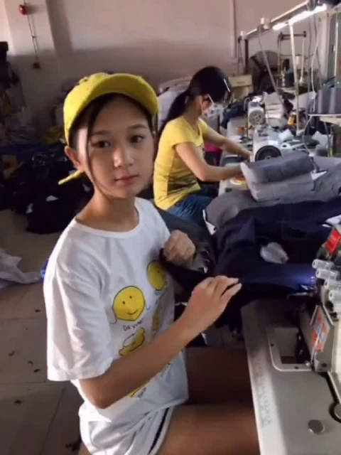 从工厂妹到开跑车，这段艰辛的日子真的难熬……