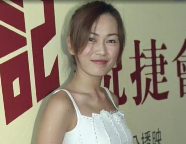 47岁tvb艺人姚莹莹独自养儿熬成大妈,与袁咏仪同期选美今非昔比