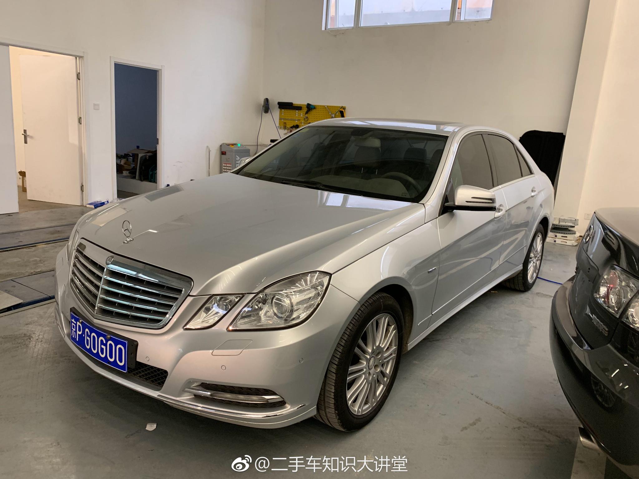 新到一台奔驰E200,进口版,10年11月上牌,0过户,11万公里