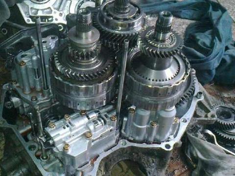 变速箱油多久换一次最好？超过了这个数，可能就要大修了