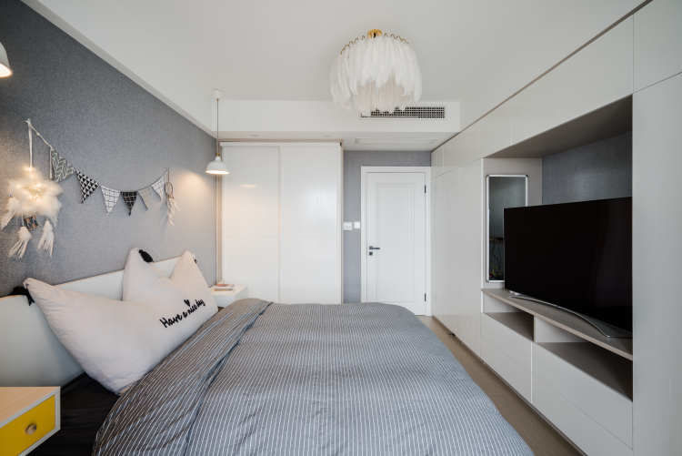 84㎡经济户型，巧设计，收纳功能强