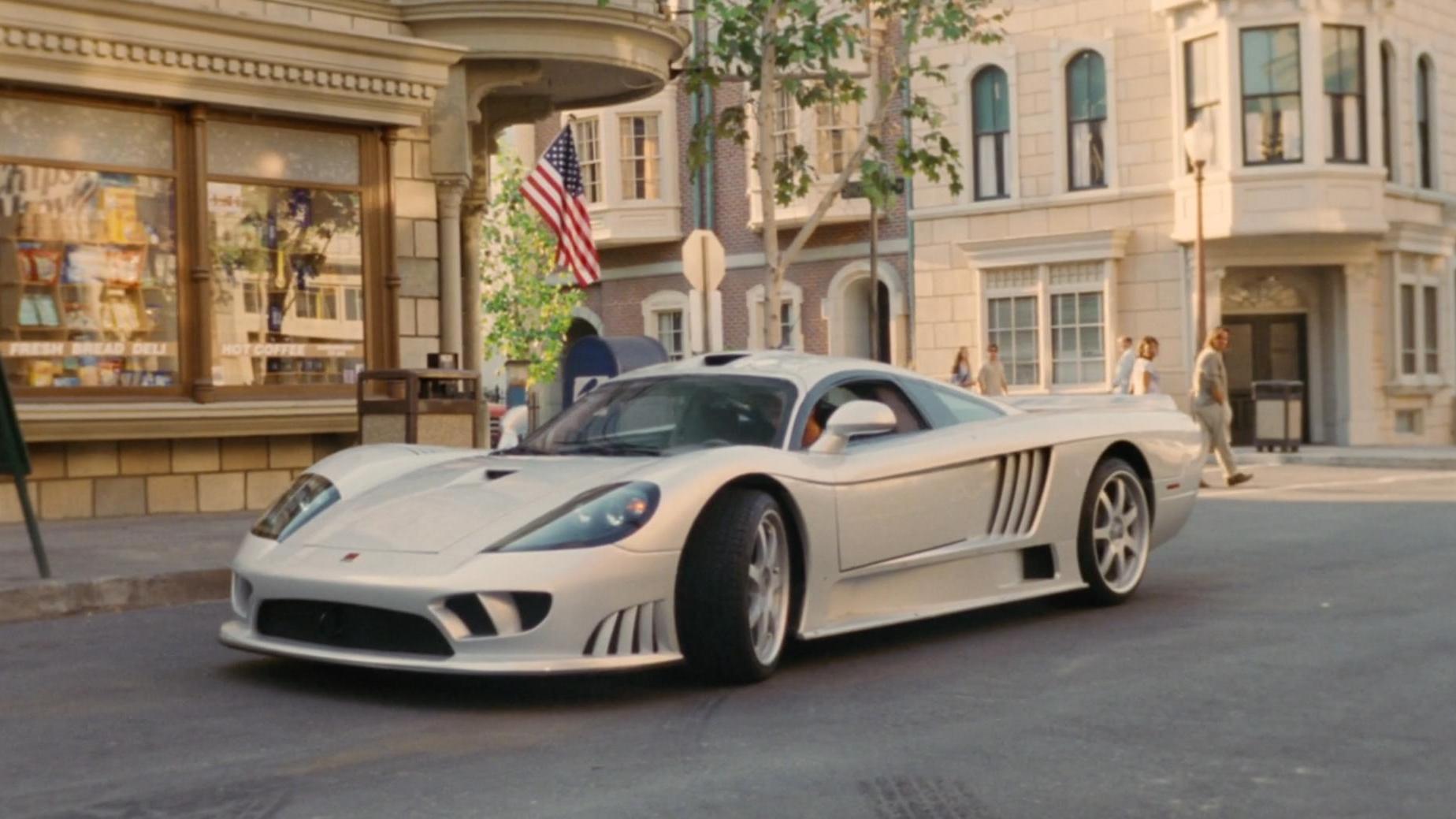 倒霉小伙意外拥有了神力，轻轻一挥手，破车就变成了豪华跑车