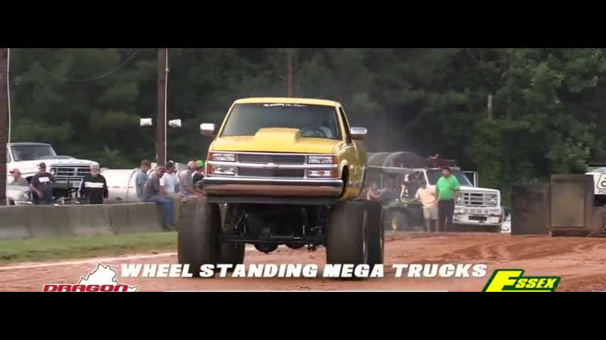 超大轮胎式改装车超级卡车大赛，好有意思