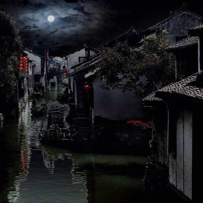 江南月，如镜复如钩