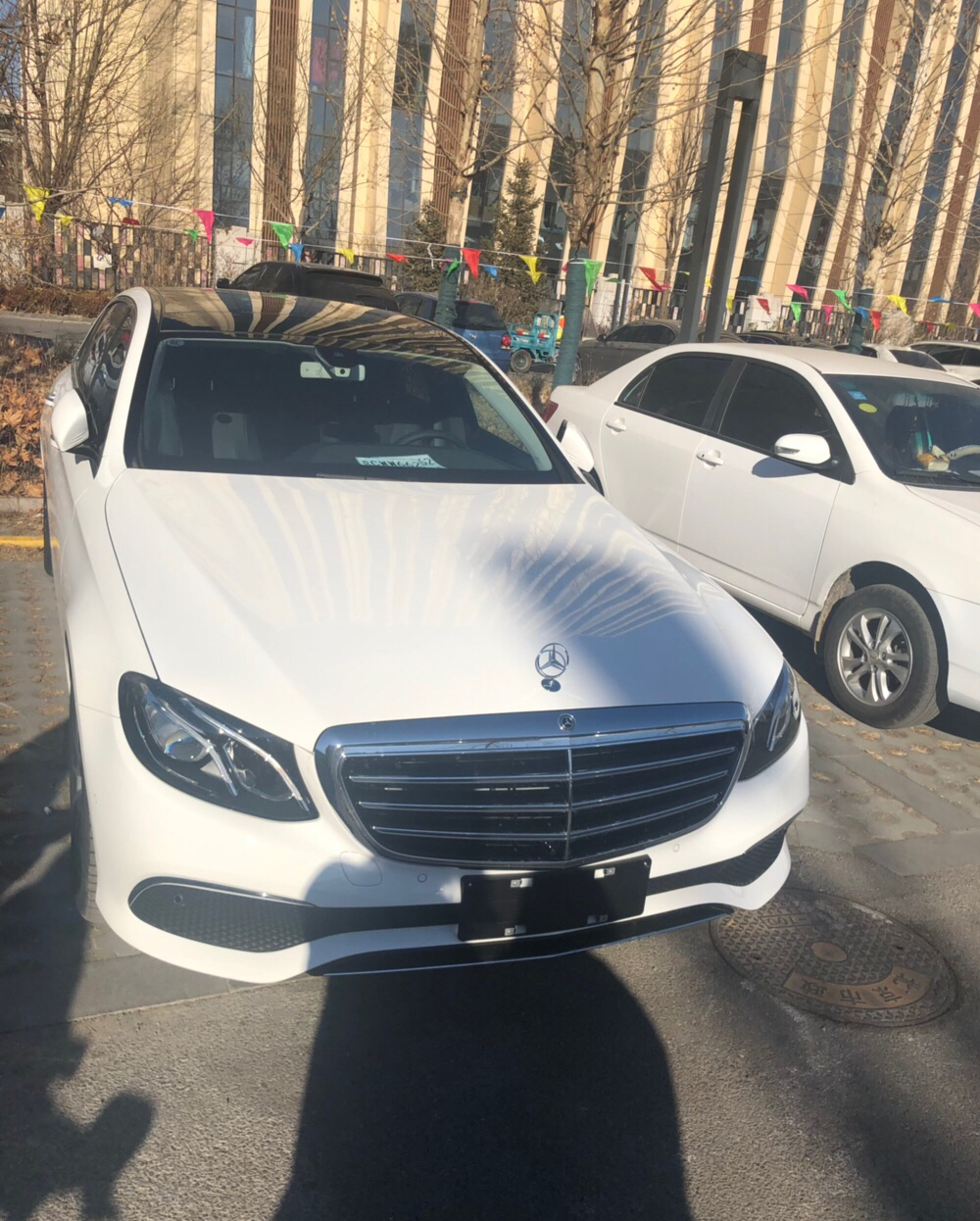 奔驰E300L女车主提车作业:换奔驰后,我感觉到