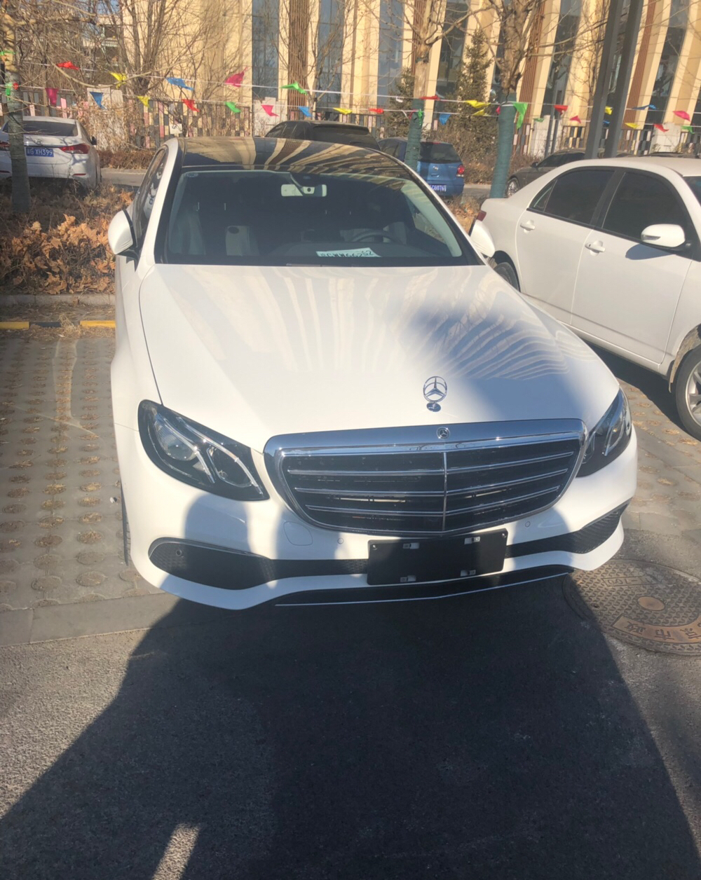 奔驰E300L女车主提车作业:换奔驰后,我感觉到