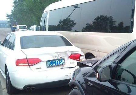 开车一年没出事，保费就打水漂？交警：知道这三点，每年省很多钱