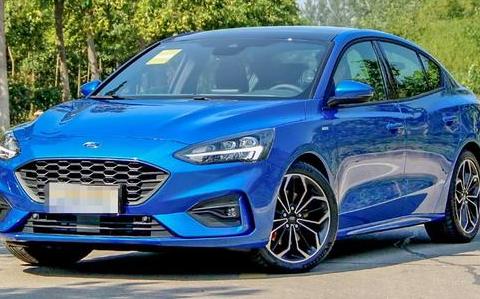 全新福特福克斯ST，2.3T发动机 配大尺寸悬浮式中控屏