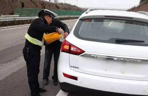 交警提醒：这4项救援都是不收钱的，随叫随到，很多车主还不知道