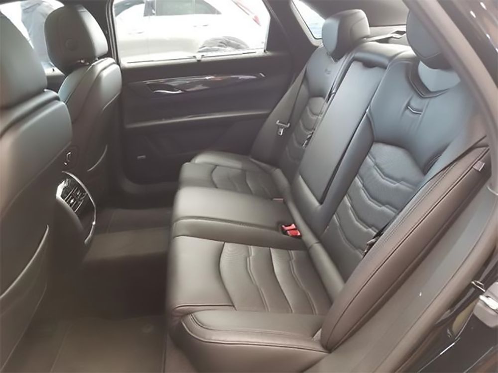 沃尔沃S90、皇冠、CT6和辉昂,30万预算买C级车怎么选?