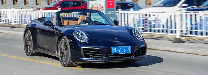 终于摸到了保时捷911,3.0T双增压+7速PDK爆500扭矩,4.3S破百