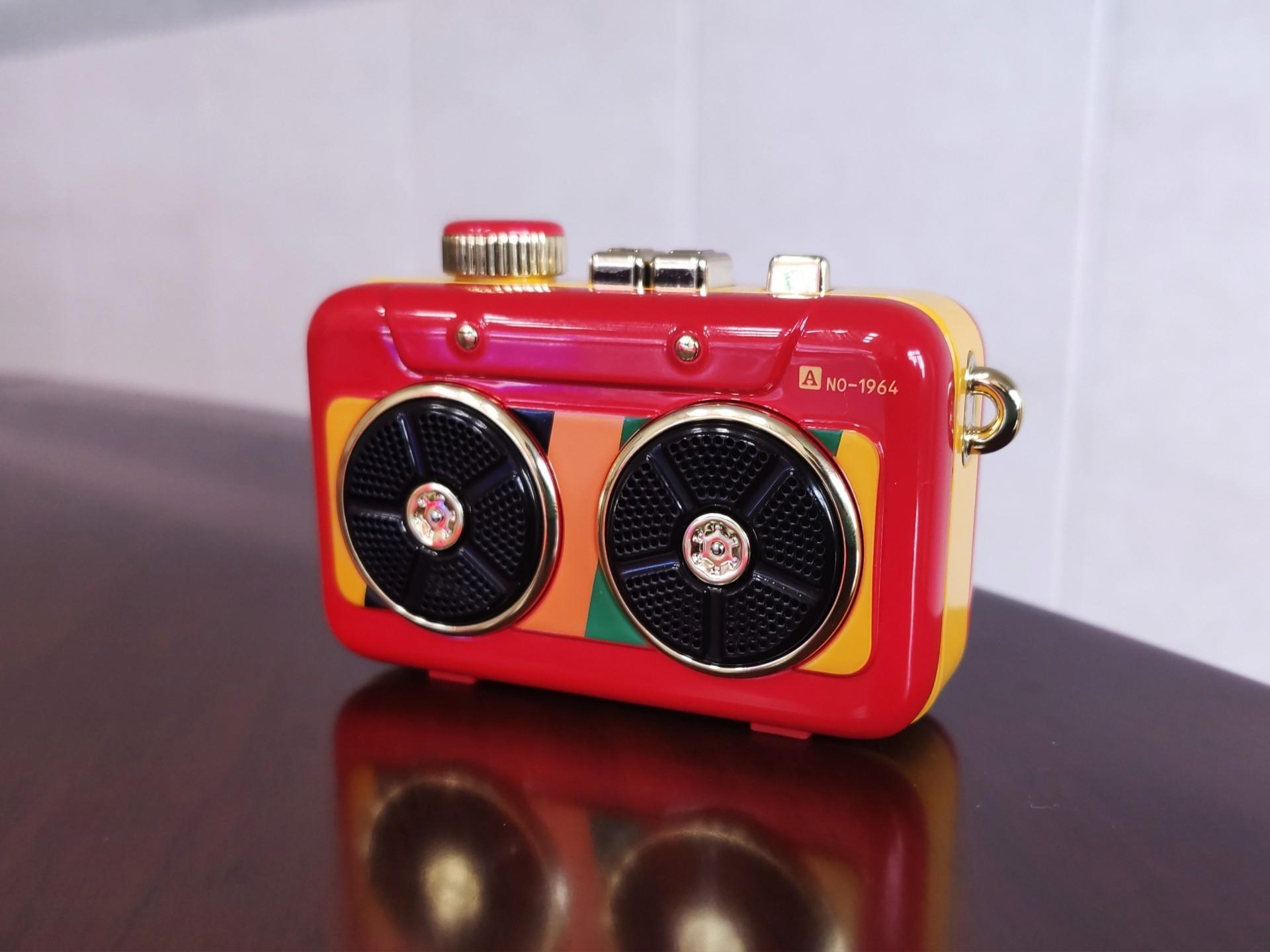 什么是立体声双扬声器 5bfd-icqznfz8625215.jpg