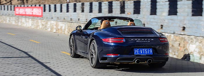 终于摸到了保时捷911,3.0T双增压+7速PDK爆500扭矩,4.3S破百