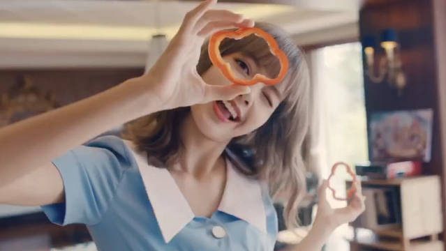 帅哥撕裂美女内衣_帅哥美女