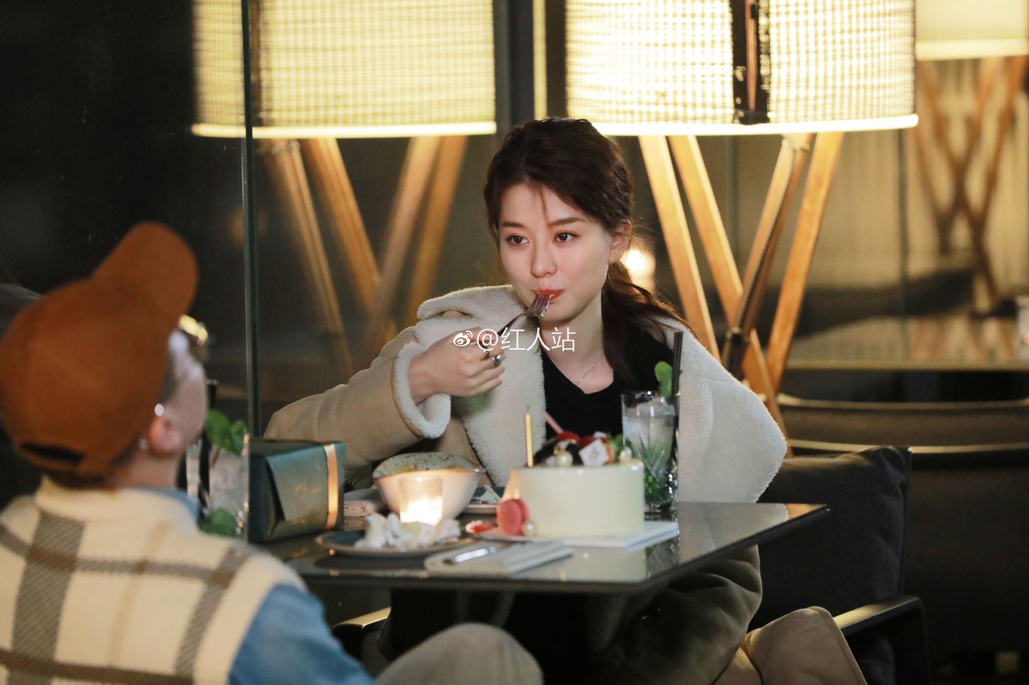 在我和我的经纪人中,乔欣为经纪人浩浩庆生温