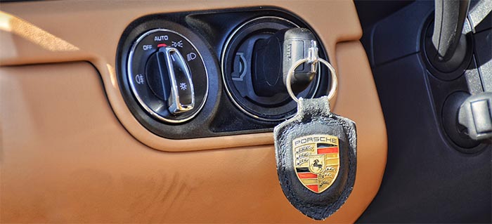 终于摸到了保时捷911,3.0T双增压+7速PDK爆500扭矩,4.3S破百