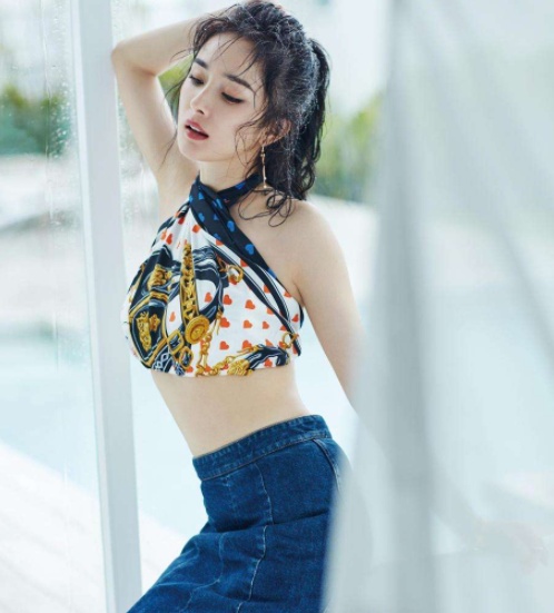 明星的腰有多细？王珞丹蝴蝶腰，张雪迎B腰，赵丽颖的腰和头同宽