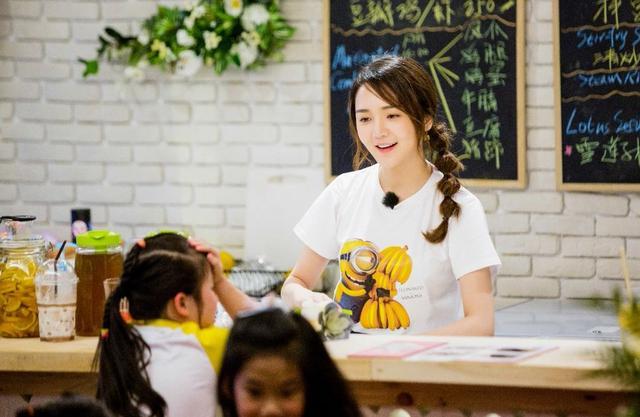 汪苏泷和靳梦佳在一起太玄幻，网友纷纷送上祝福