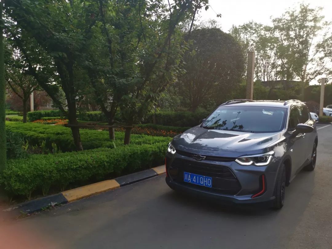 堂哥聊车 | 连坐了8小时长途的60岁老太太都说好!这是啥车?