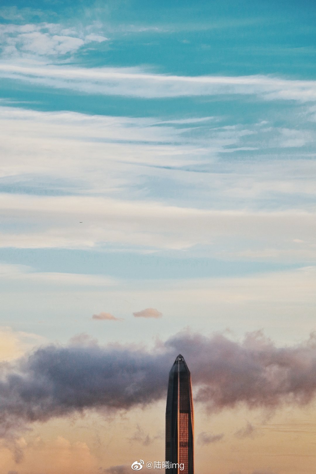 心之所向,不惧风雨,今天雨中登山与下山途中偶
