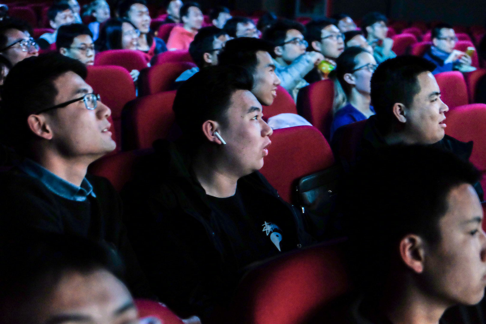 在刚刚结束的一场英超比赛中,我城做客2-0战胜