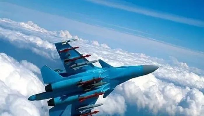 苏34相撞!俄国防部一道命令引发关注!日本为此