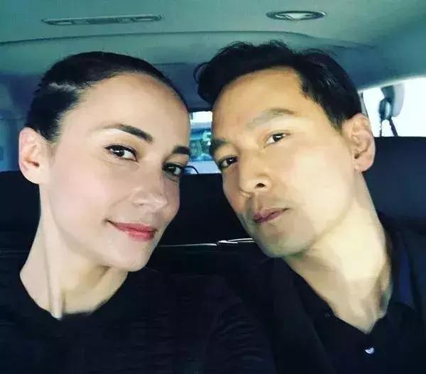 吴彦祖老婆背景曝光,家庭背景惊人,网友:根本看不出这是他老婆