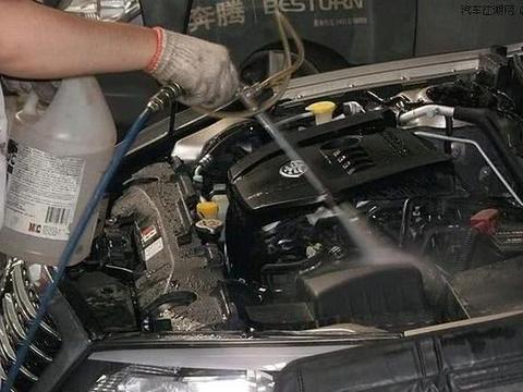 车主注意：这4种保养完全不用在4S店做，能省一大笔钱！