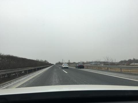 赶上东北的冬天，手机可以贴暖宝宝，可纯电动汽车怎么办？