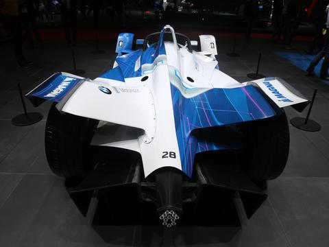 宝马BMW iFE.18电动方程式赛车，日内瓦车展实拍！
