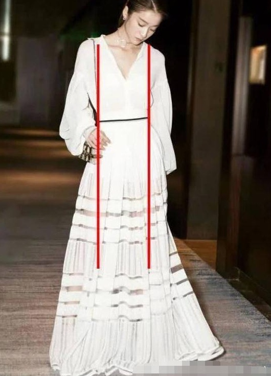 明星的腰有多细？王珞丹蝴蝶腰，张雪迎B腰，赵丽颖的腰和头同宽