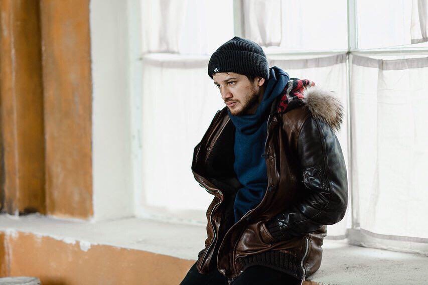 不到28岁，两次入围戛纳，他是未来金棕榈