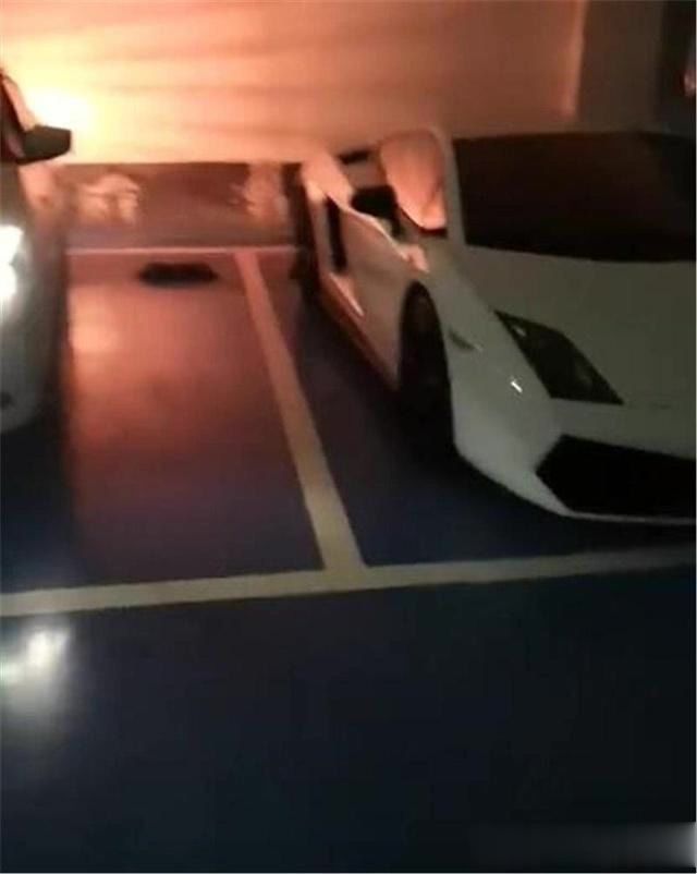 日产蓝鸟每次回家停地下车库都要小心翼翼,车主:怕蹭到旁边的车