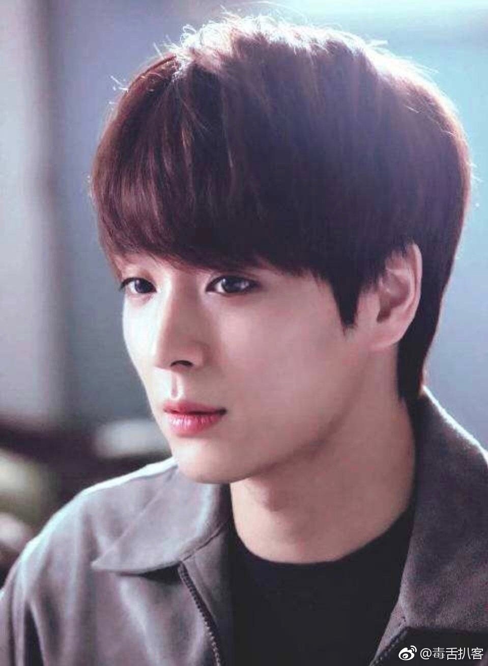 韩媒晒出了胜利郑俊英聊天室其中一位成员