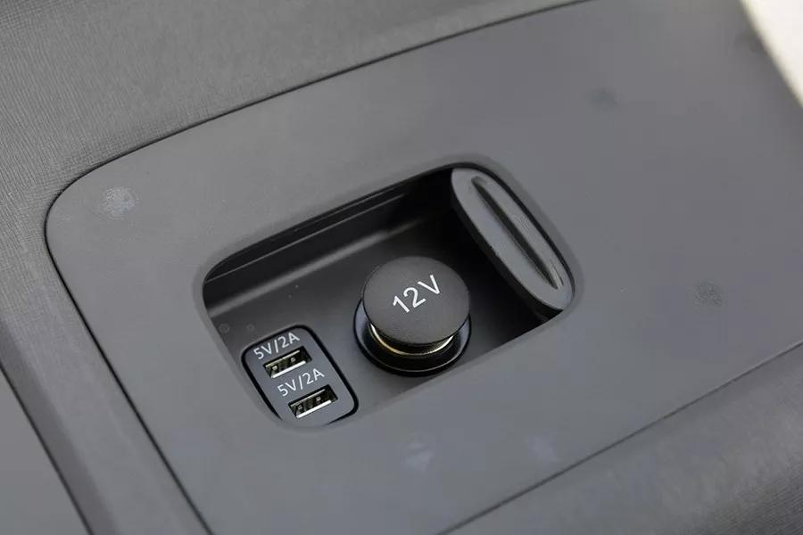 是不是“老年代步车”?我们准备拆一辆宝骏E100