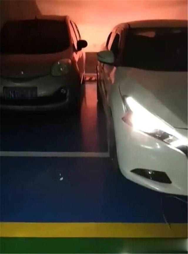 日产蓝鸟每次回家停地下车库都要小心翼翼,车主:怕蹭到旁边的车